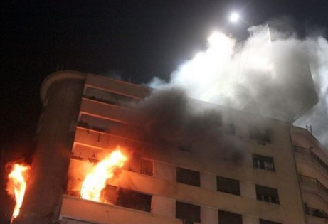 نشوب حريق في مبنى ادارة السير في منطقة البيادر 