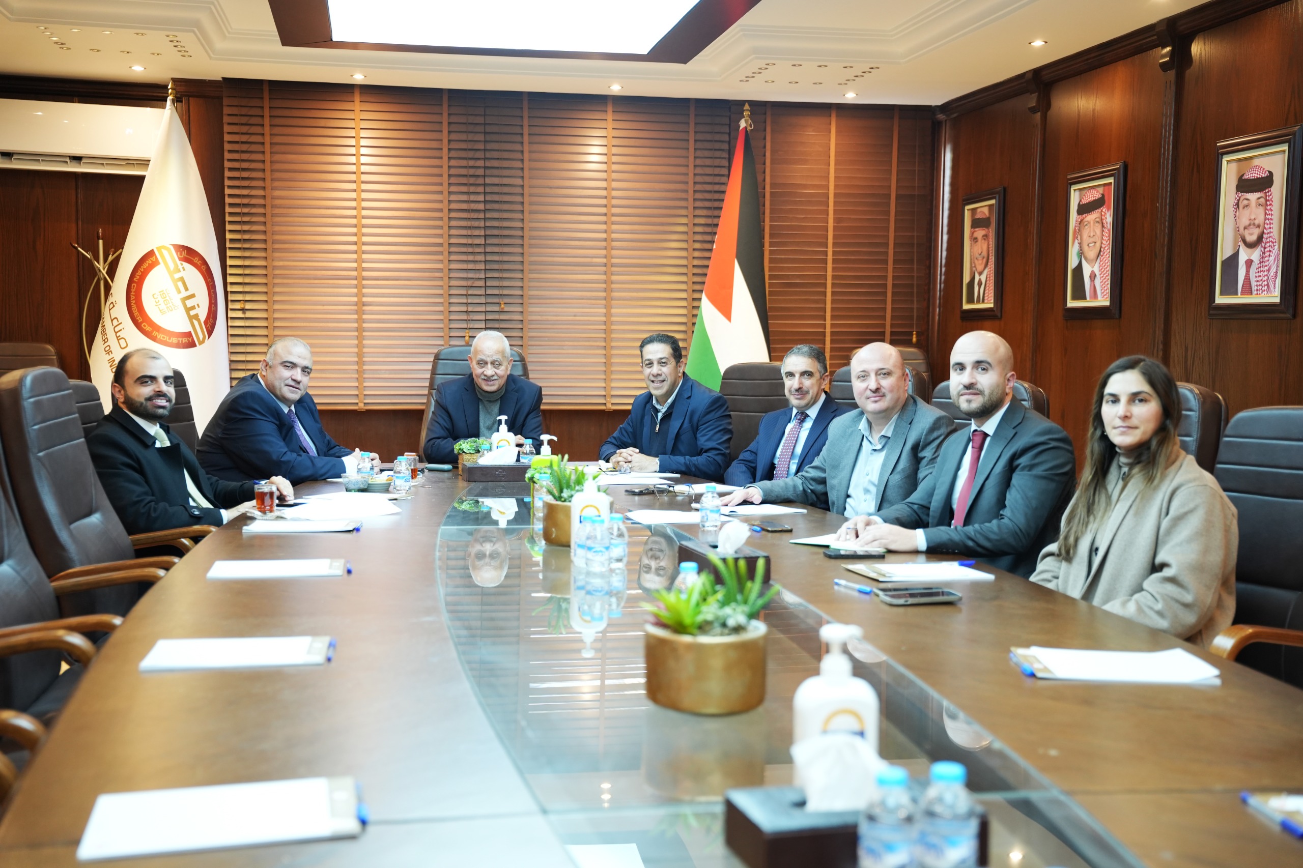 "صناعة عمّان" و"التربية" تبحثان توفير فرص تدريب مهني لطلبة BTEC لدى المصانع