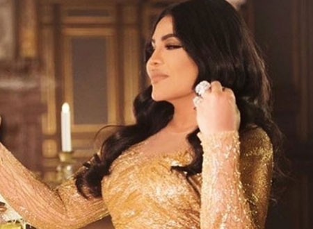 أحلام تخطف الأنظار بسترة ثمينة ونظارة مرصعة بالألماس في The voice ..  تعرف على ثمن إطلالتها