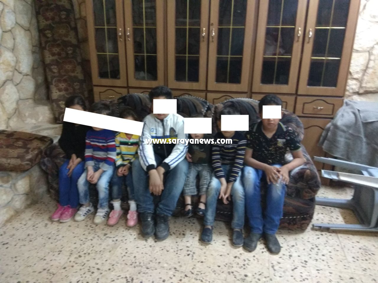 بالصور  ..  الموت خطف آبائهم : 10 اطفال ايتام يصرخون بوجه اهل الخير "من لنا" 