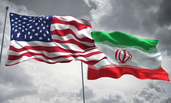 إيران: العقوبات الأميركية "عودة إلى الاستعمار الكامل"