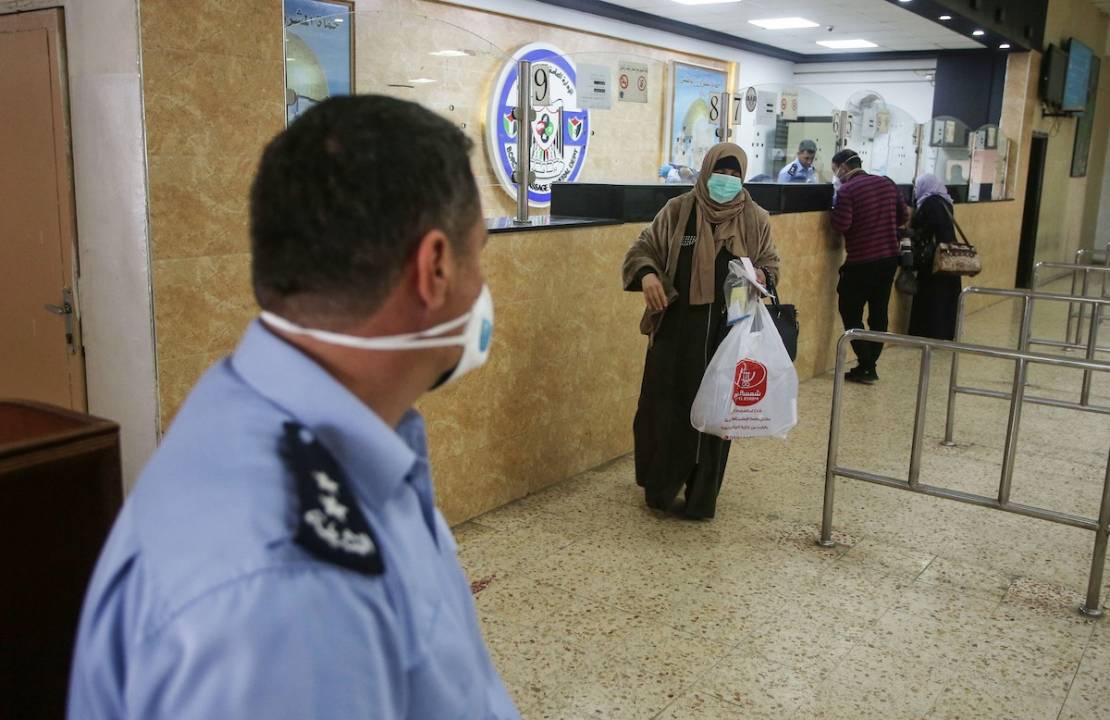 الصحة الفلسطينية :سنوصي بتشديد الإجراءات على المعابر لمواجهة متحور "أوميكرون" الجديد