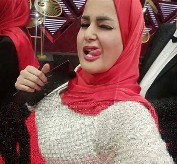 بالصور والفيديو  .. طرد سما المصري من مهرجان القاهرة السينمائي بعد ظهورها بالحجاب .. 