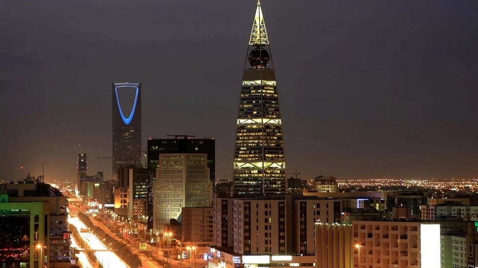 السعودية تسجل فائض 21 مليار دولار في الربع الثاني من موازنتها.