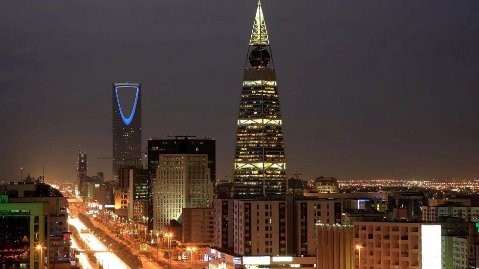  السعودية تسجل فائض 21 مليار دولار في الربع الثاني من موازنتها.