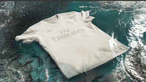 لماذا ارتدى ريال مدريد هذا القميص الغريب؟؟