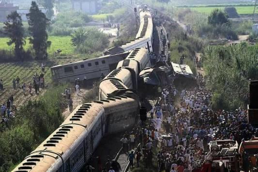 استقالة رئيس (سكك حديد) مصر بعد حادثة تصادم قطارين