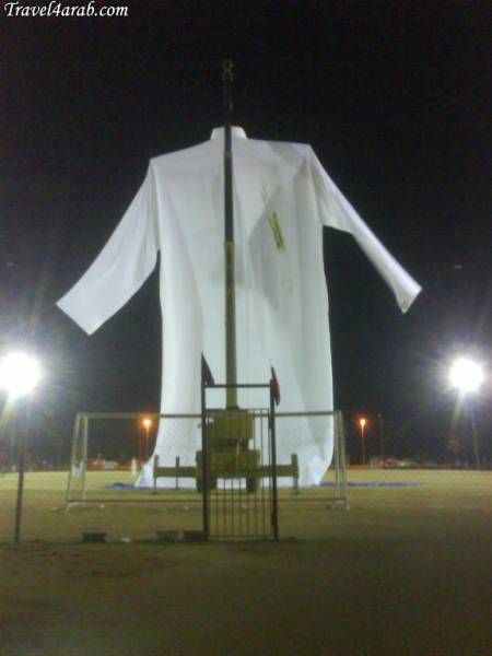 بالصور ..  شاب يصمم ثوب سيدنا ادم