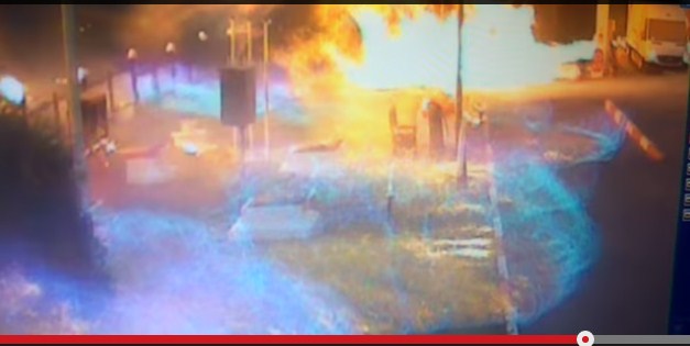 بالفيديو  ..  لحظة انفجار كبير  لغاز  متسرب وسط مدينة في روسيا