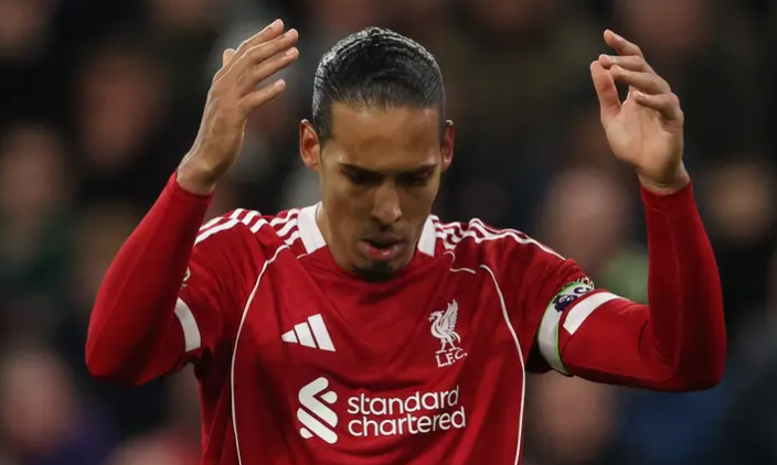 قائد ليفربول: خذلنا سلوت ..  وعلينا التحلي بـ"الرجولة"