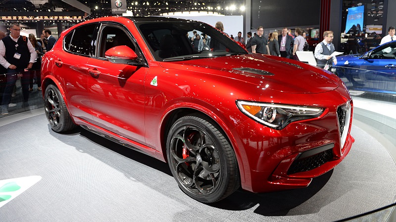 بالصور .. وأخيراً سيارة الفا روميو الـ SUV تكشف عن نفسها