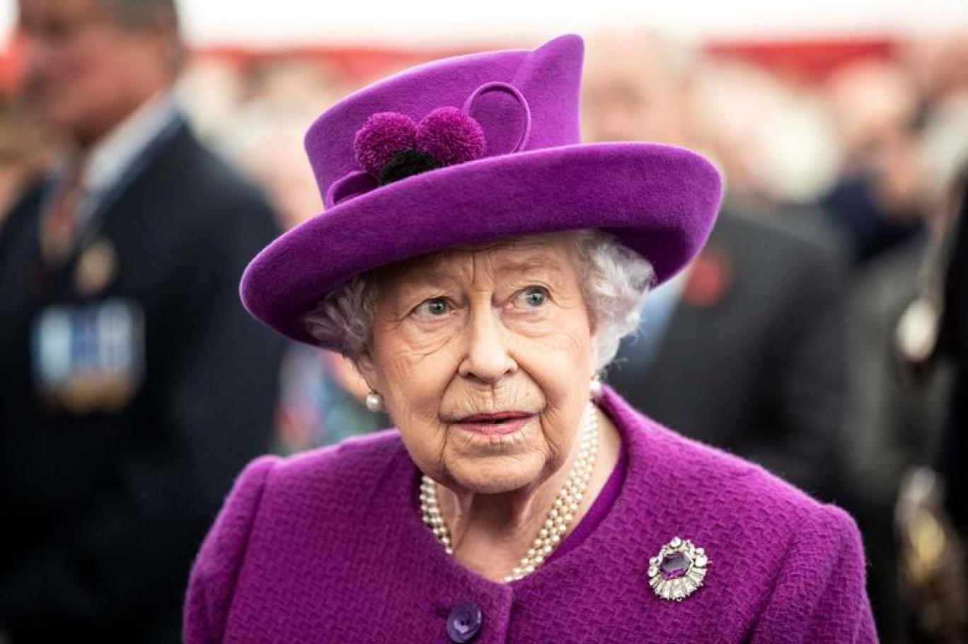 الملكة إليزابيث الثانية تفاجىء سكان لندن بزيارتها