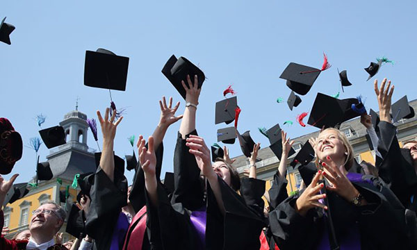اغلاق باب التقدم للمنح الخارجية اليوم