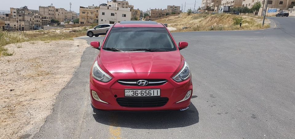 هيونداي اكسنت فل الفل بسعر ٨٢٠٠ دينار قابل للتفاوض  