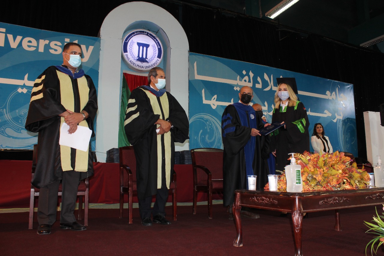 جامعة فيلادلفيا تزهو بتخريج طلبة فوج مئوية الدولة الأردنية للعام الجامعي  2020/2021  ..  صور 
