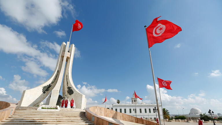 القبض على تونسية محكومة بـ300 سنة سجنا