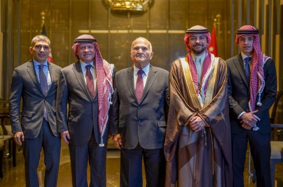 سرايا تهنئ جلالة الملك عبدالله الثاني والملكة رانيا بمناسبة زفاف ولي العهد الأمير الحسين 