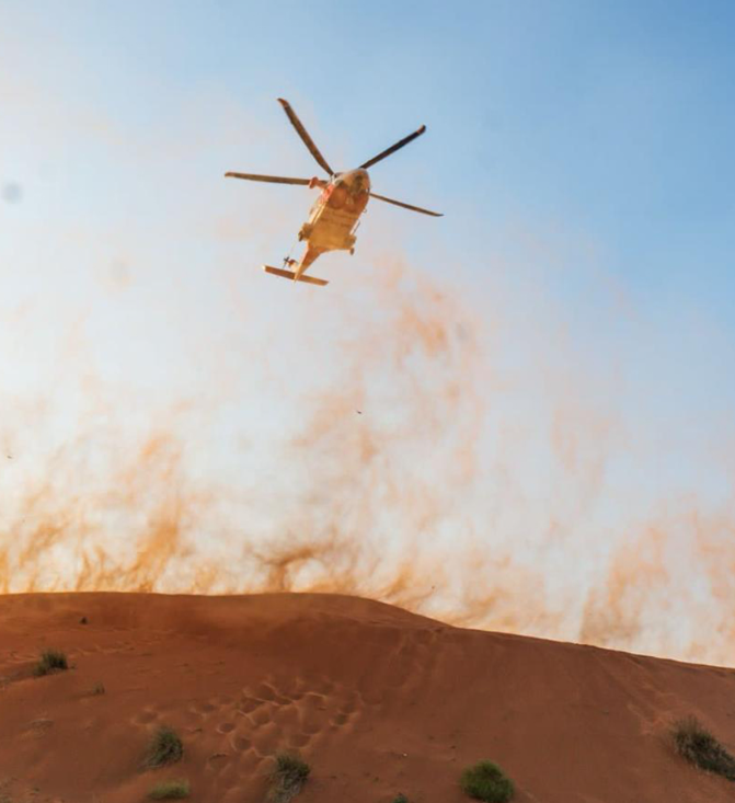 إجلاء مصابين في صحراء العين