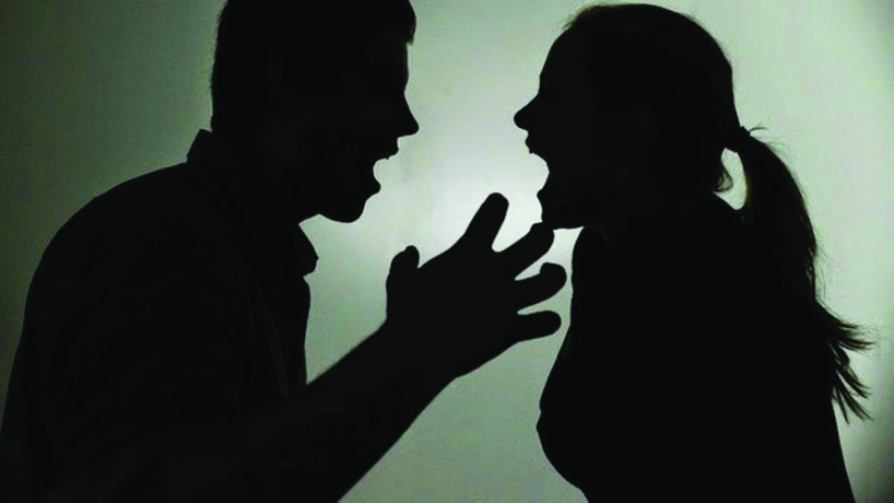 رجل يستغيث:"زوجتي هربت من المنزل بعد 7 أشهر زواج ولاحقتني بدعوى حبس بتحريض من والدتها"