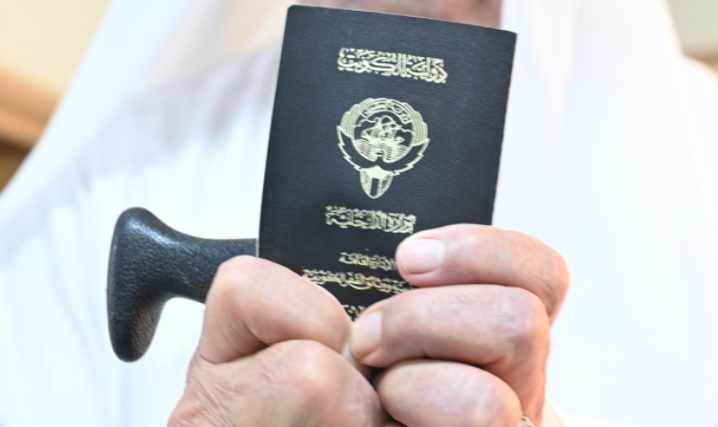 بعد 54 عاماً ..  فكّ لغز 4 مُزوّرين للجنسية الكويتية 
