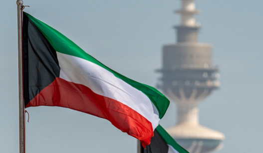 الكويت تطرد دبلوماسيَّيْن إيرانيَّيْن بعد هجمات صاروخية وطائرات مسيّرة استهدفت مطارها الدولي