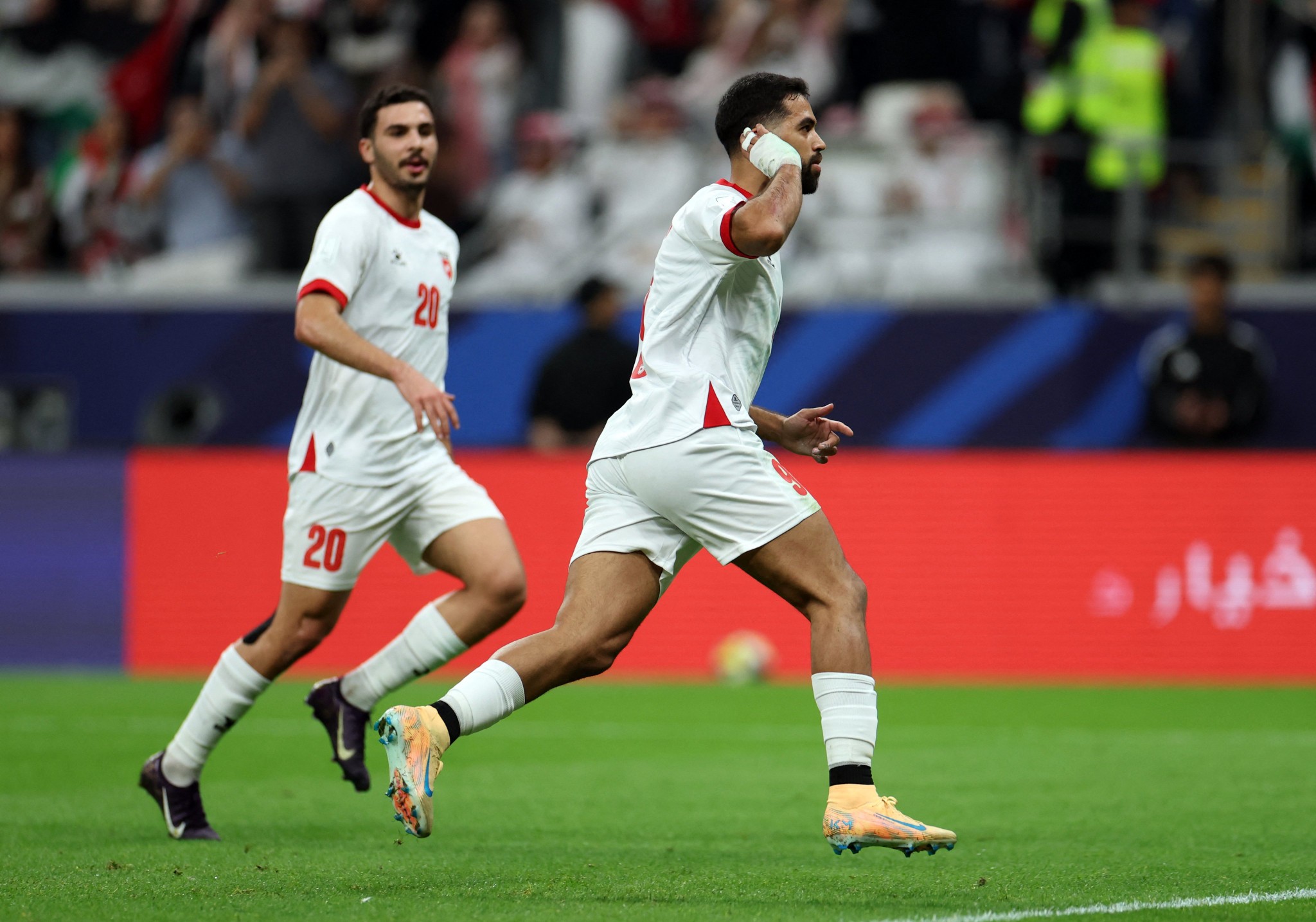 بالفيديو ..  الأردن ينهي الشوط الأول متقدما على العراق بهدف علي علوان