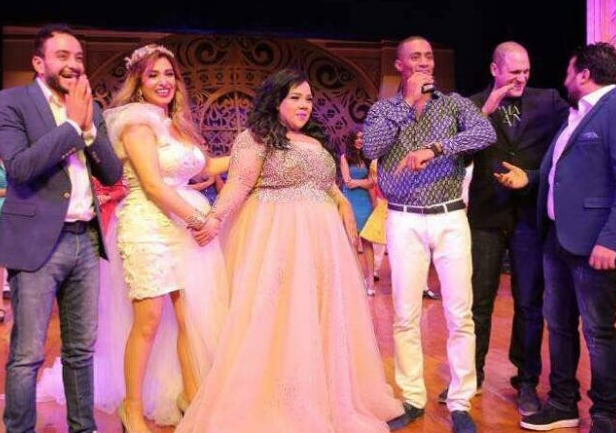 بالصور ..  خطوبة الفنانة شيماء سيف على المسرح