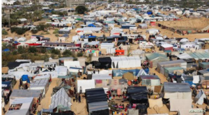 رويترز: إسرائيل اشترت 40 ألف خيمة لإجلاء المدنيين من رفح