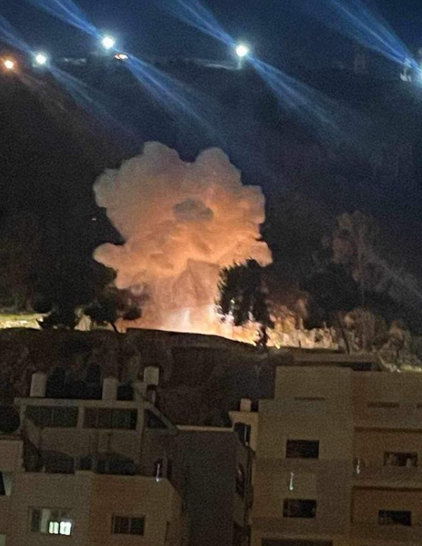 إصابة شاب وتفجير عبوة ناسفة بقوة إسرائيلية في نابلس
