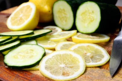 بشرتك أفتح مع علاج الليمون والخيار