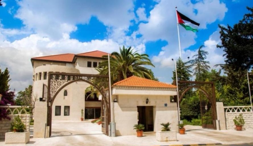 الحكومة ترد على صحيفة "رأي اليوم اللندنية": "لم نُعدل البيان  ..  و المستشفيات الميدانية قرار للخصاونة