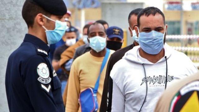 الكويت تستمر في وقف تأشيرات المصريين