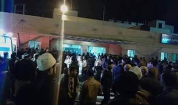 تزاحم في مستشفى معان من المواطنين للتبرع بالدم لمصابي حافلة المعتمرين  .. صور