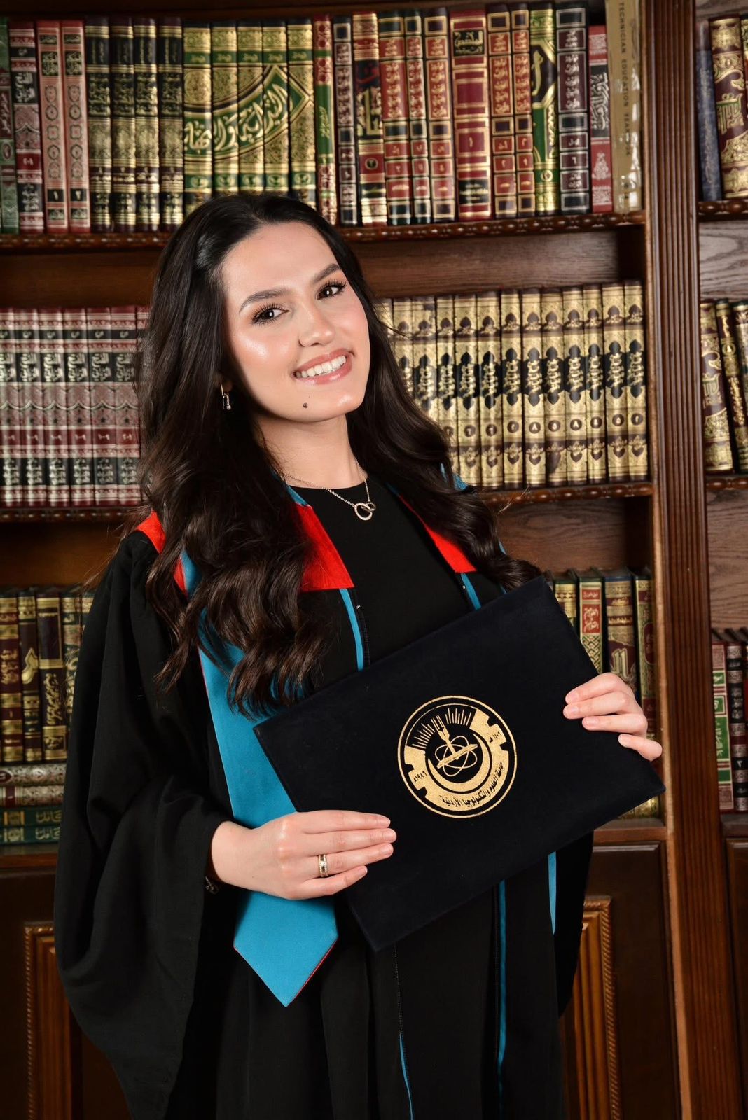 النائب هالة الجراح والدكتور بشار قبلان يحتفلان بتخرج ابنتهما الدكتورة "لين" 