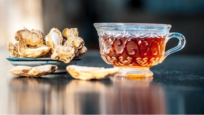 شاي القرنفل والزنجبيل في الشتاء ..  فوائد صحية مذهلة تعزّز المناعة وتدفئ الجسم