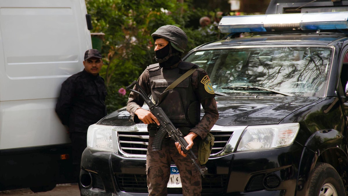 هربًا من زوج عشيقته  ..  مصرع شاب سقط من الطابق الرابع في مصر