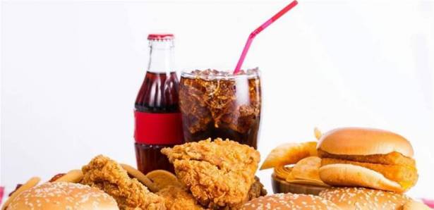كُشف السر ..  لهذا السبب لا نشبع بعد تناول الوجبات السريعة!