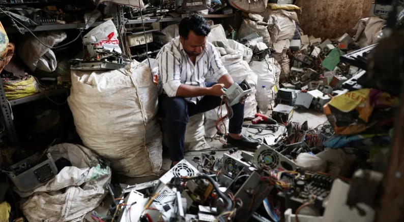 هاتفك القديم كنز مخفي في الدرج لا تعلم عنه شيئاً