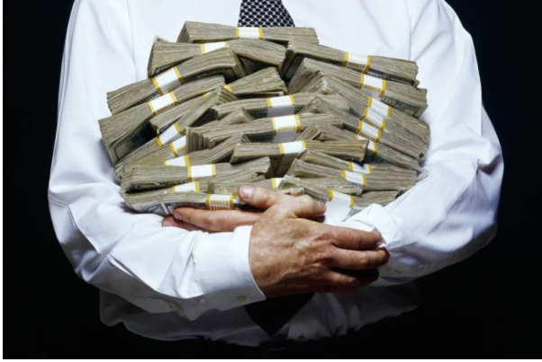 3 من عائلة والتون ينضمون إلى أثرياء العالم ويزيحون رئيس إنفيديا