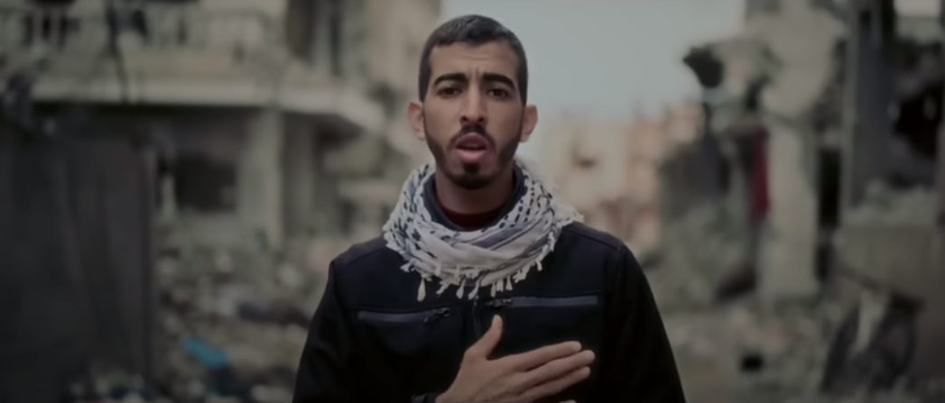 وسط دمار غزة ..  الصحفي والناشط الفلسطيني صالح الجعفراوي يصدح بأغنية "وينك يا إنسانية"| فيديو 
