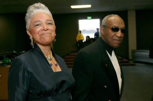 بعد اتهامه بالاعتداء الجنسي  ..  زوجة بيل كوسبي تخرج عن صمتها