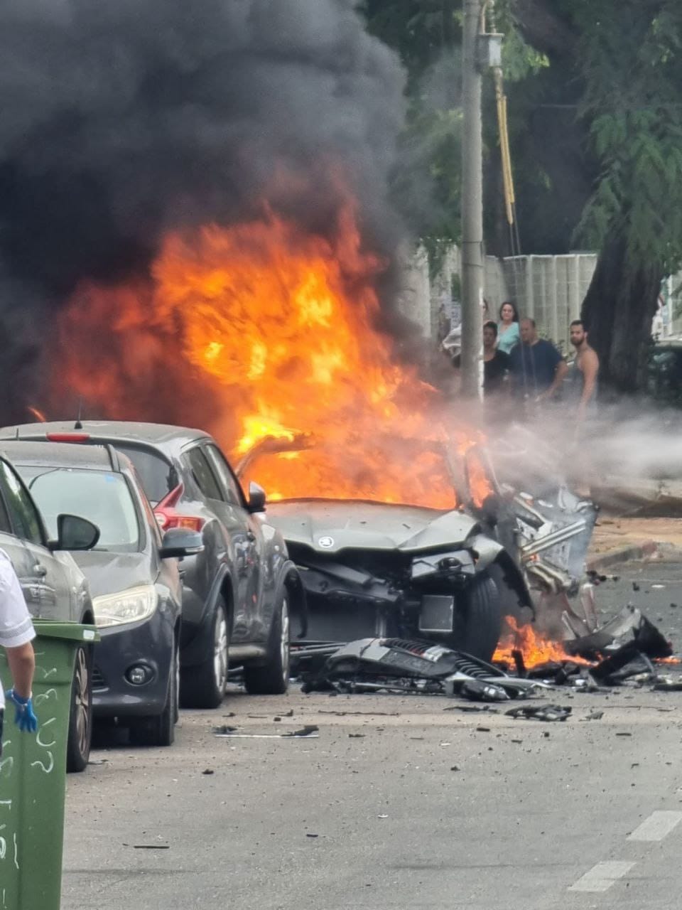 الإعلام العبري:  قتيل وجريح نتيجة انفجار سيارة مفخخة في هرتسليا شمال تل أبيب  .. فيديو 