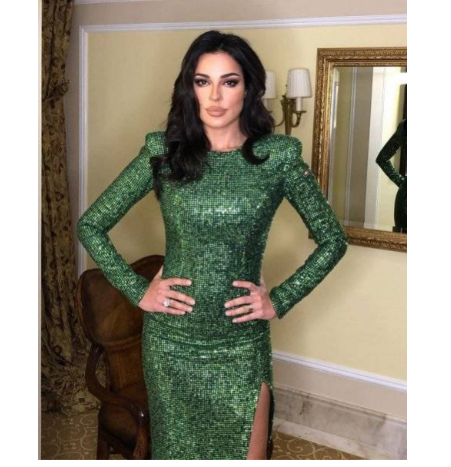  نادين نسيب نجيم تتحدث عن أصولها ونيتها بالاعتزال ..  وهذا ما قالته لمنتقدي ملابسها