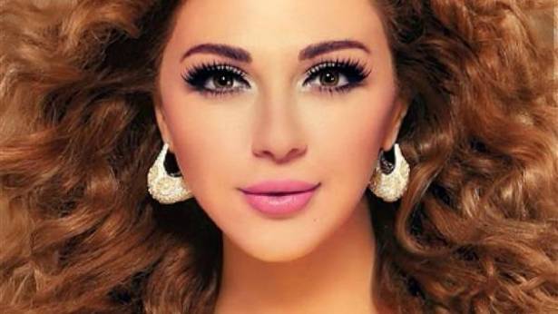 بالصورة  ..  زين الدين زيدان يحرج ميريام فارس