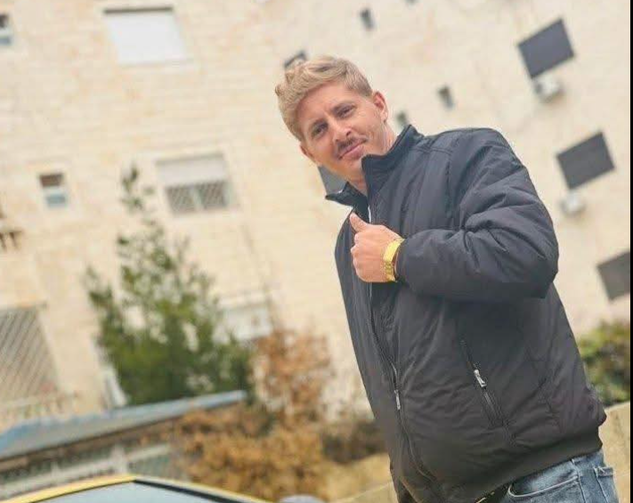 مواقع التواصل تتشح بالسواد حزنًا على رحيل عيسى أبو ديه