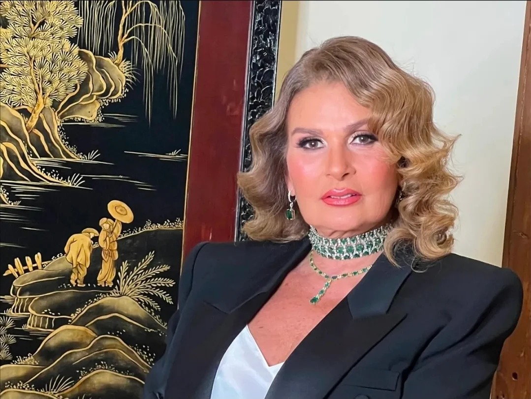 محمد حماقي ليس أولهم ..  نجوم لم يتمالكوا دموعهم على الهواء