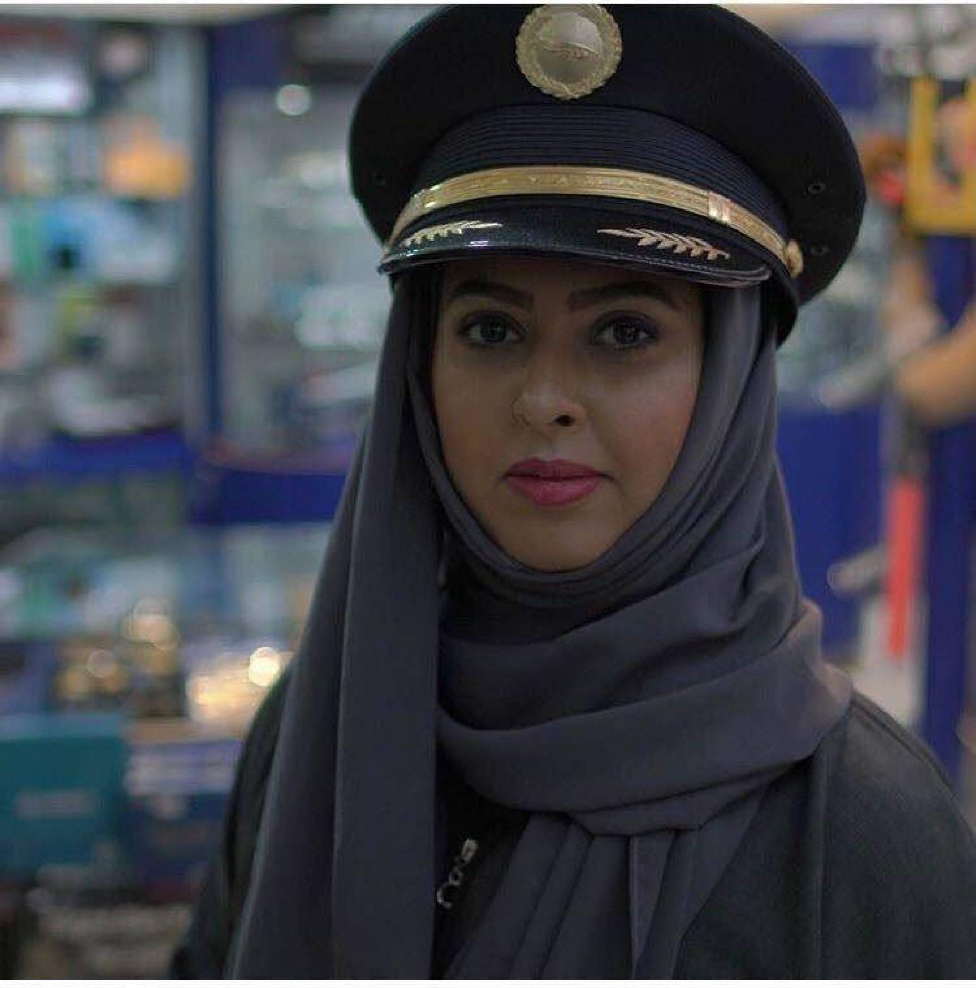 ياسمين الميمني  ..  أول سعودية تقود رحلة طيران رسمية 