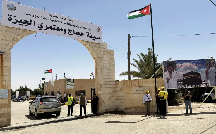 حلم العمر يتحقق ..  حجاج أردنيون يبثون فرحهم قبيل التوجه إلى مكة