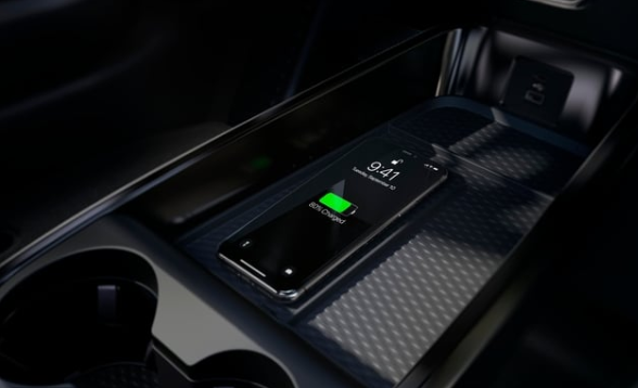 دليل شامل لتقنية الشحن اللاسلكي للهواتف في السيارات المزايا العيوب وأسرار الاستخدام الاحترافي