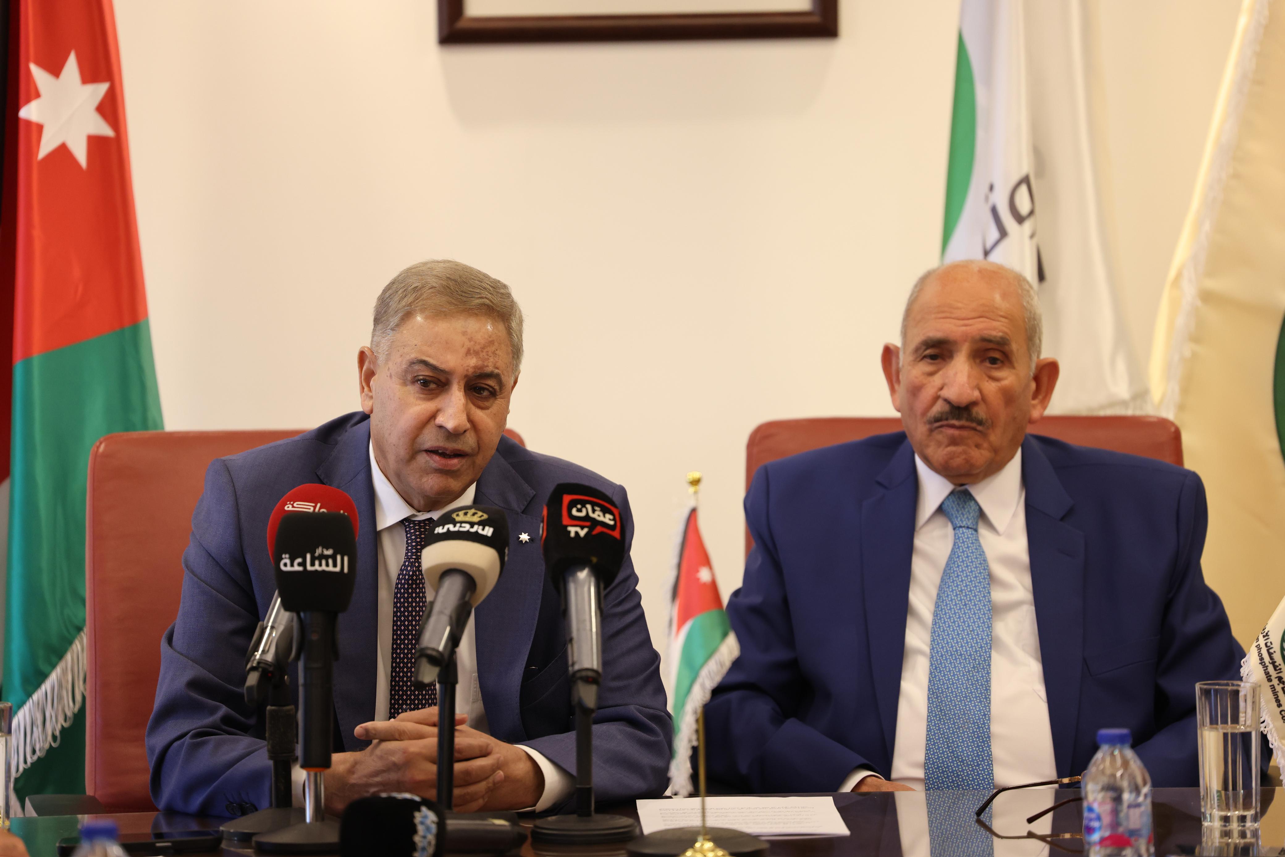 "البوتاس العربية" و"مناجم الفوسفات" توقعان اتفاقية لإنشاء المجمع الصناعي المشترك في العقبة والشيدية